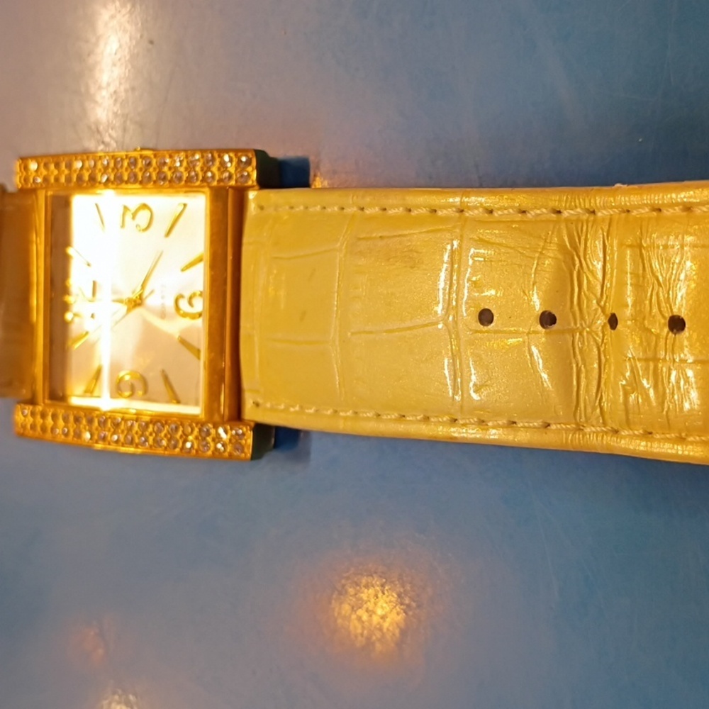 Joan Rivers Classics Gold Smartwatch - Picture 8 of 12